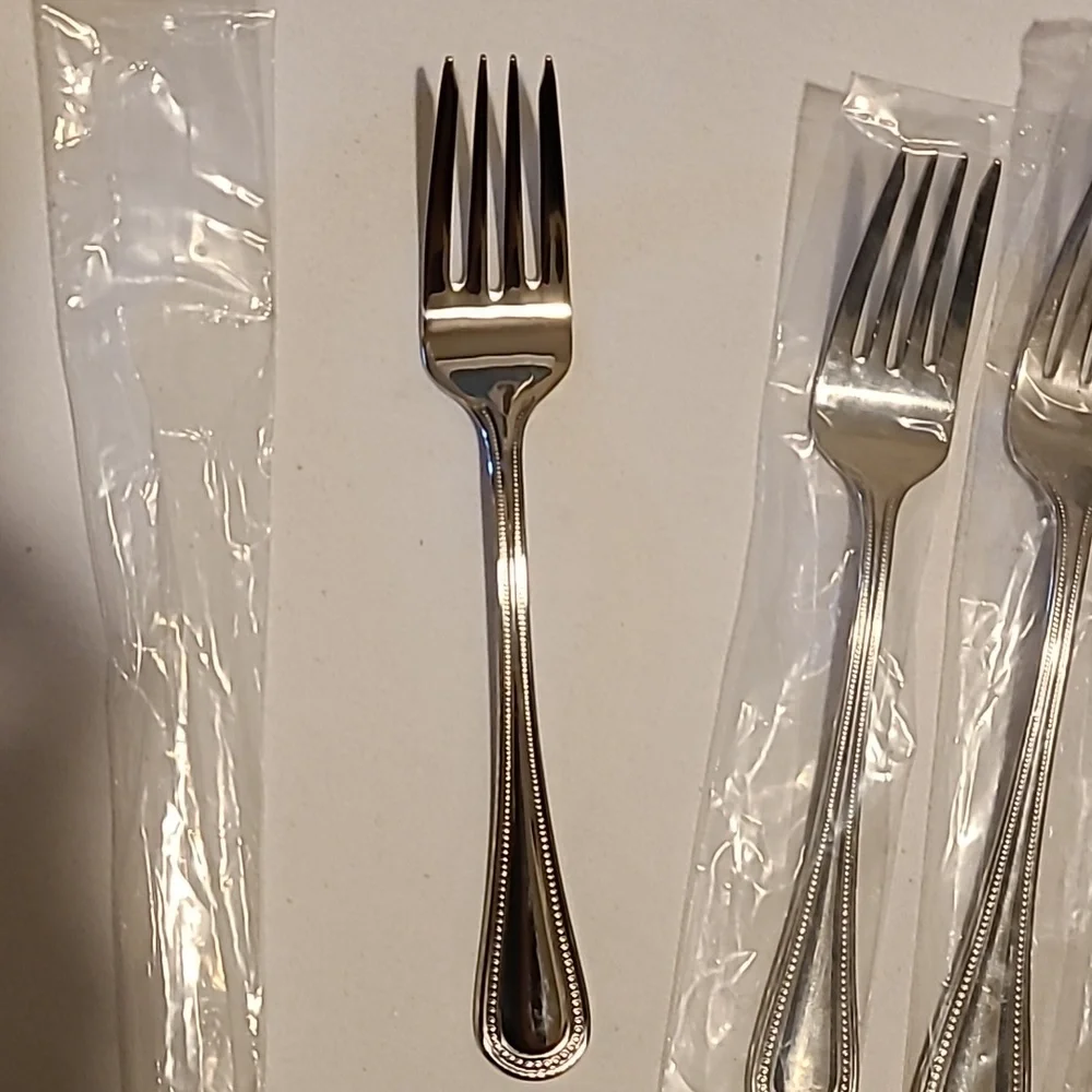 Towle Beaded Antique 18/10 Vietnam Flateware Fork Spoon Knife (Bundle of 14) - Picture 2 of 15